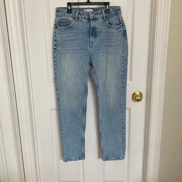 Zara High Waisted Straight Leg Jeans (US 8) - Picture 1 of 4